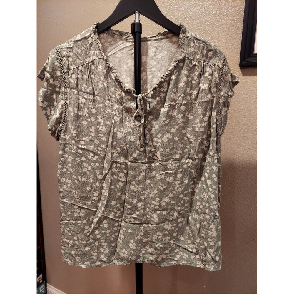 Buffalo David Bitton Green Floral Flutter Sleeve Top-Brand tag cut/removed